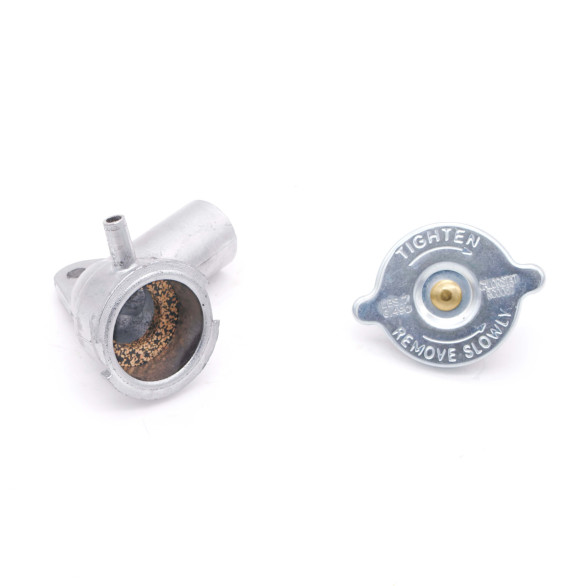 Pipe alu ⌀32 + bouchon radiateur Renault Dauphine 2ème modèle